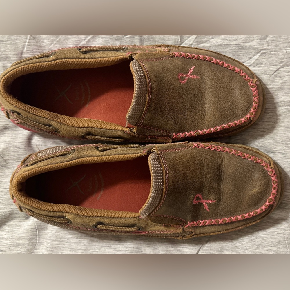 GUC Twisted X Boots Breast Cancer Awareness Mules Womens